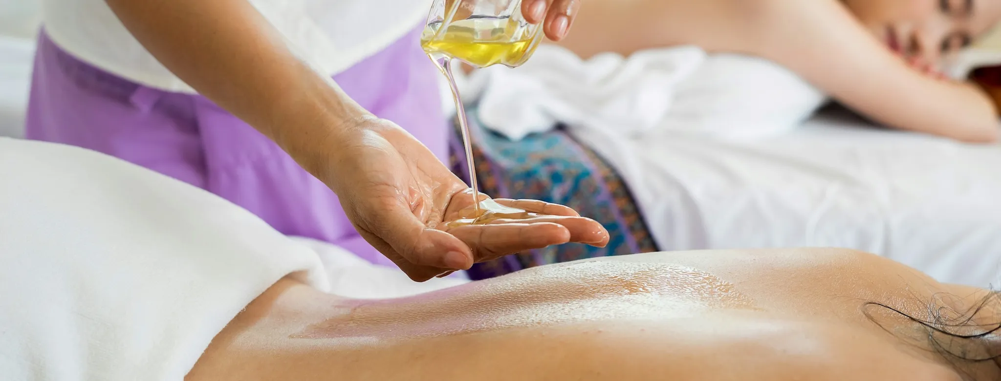 2 People receiving a massage